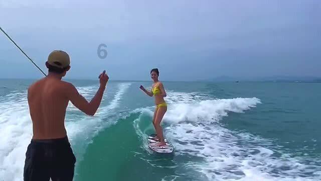 姜甲儒父母寻子成功!认亲现场哭到休克,儿子17年前被抢疑点多